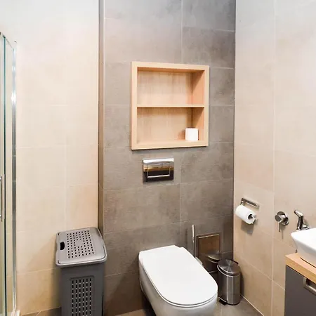 1 Bedroom Stunning In