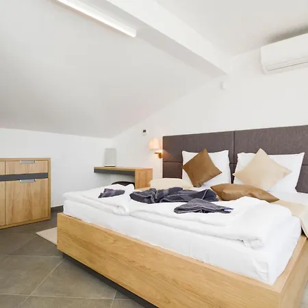 1 Bedroom Stunning In Апартаменты Медулин