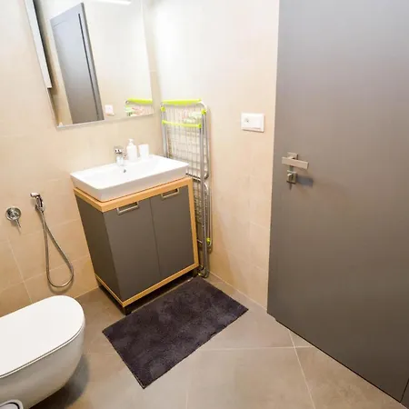 Апартаменты 1 Bedroom Stunning In Медулин